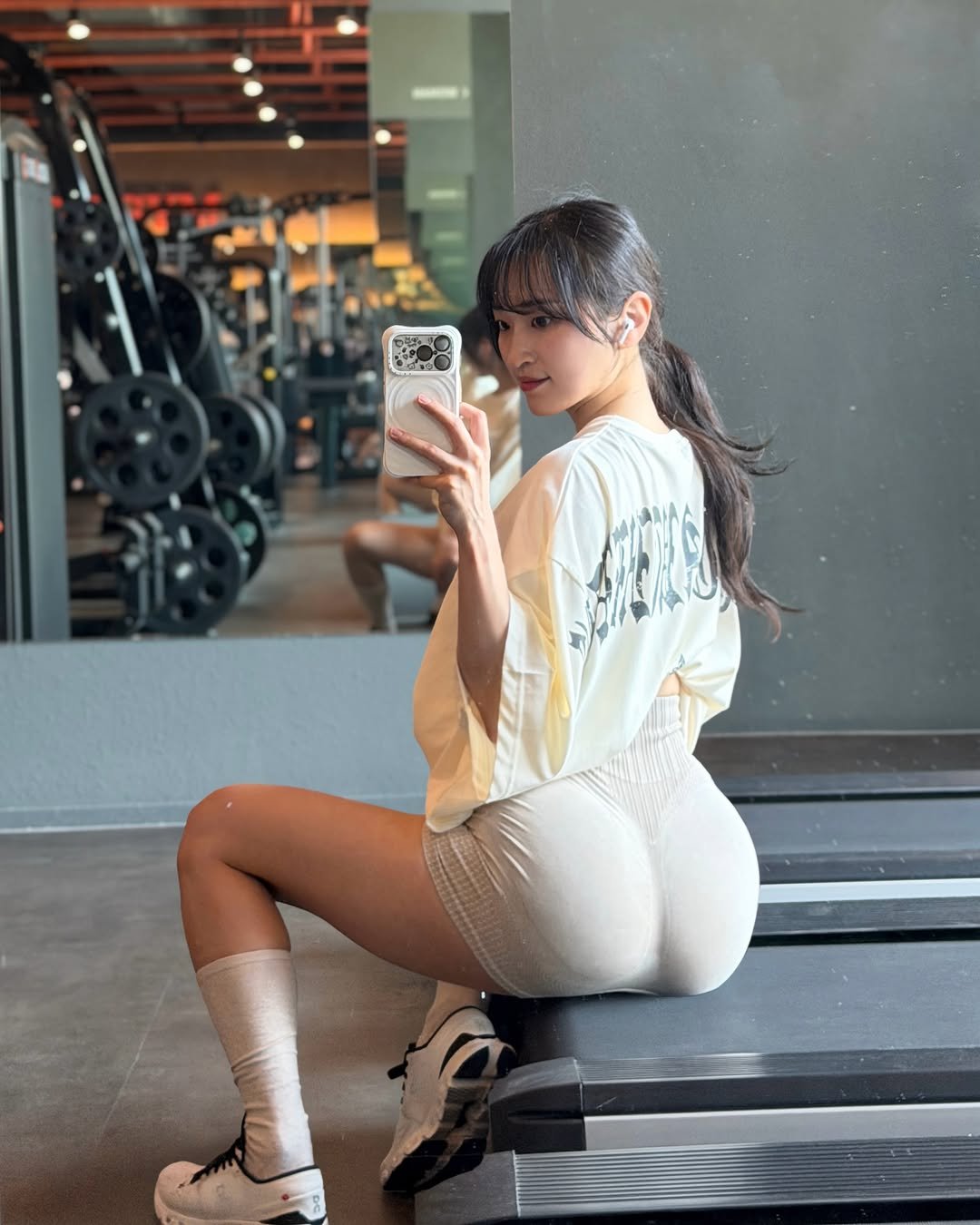 bong_.workout 게시물 이미지: 멋쟁이 옷 입으니까
평소보다 한 개라도 더 들고 싶은 기분 🤓 ✶
덕분에 탈탈 털고...