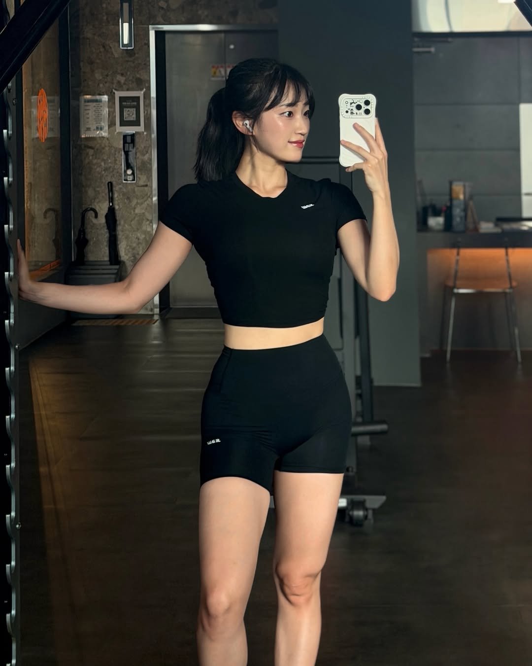bong_.workout 게시물 이미지: 알비떱 재질 미쳐떱₊˚⊹♡
오늘(방금) 출시된 신상 데려왔어요 .ᐟ

짐웨어 러버라...