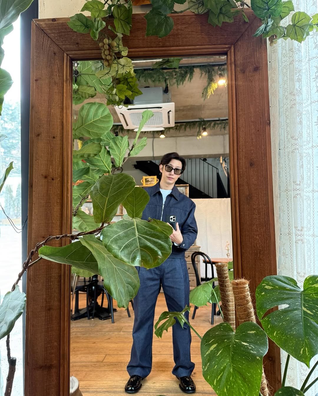 Photo by 강기영 Kiyoung Kang on February 11, 2026. May be an image of eyewear, house plant, mistletoe cactus and text.