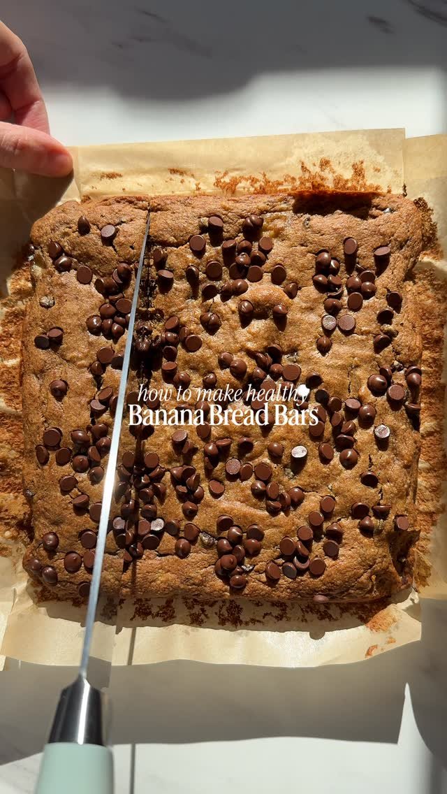 booboosbakeryy 게시물 이미지: Healthy Banana Bread Bars 🍌 

Basically banana...