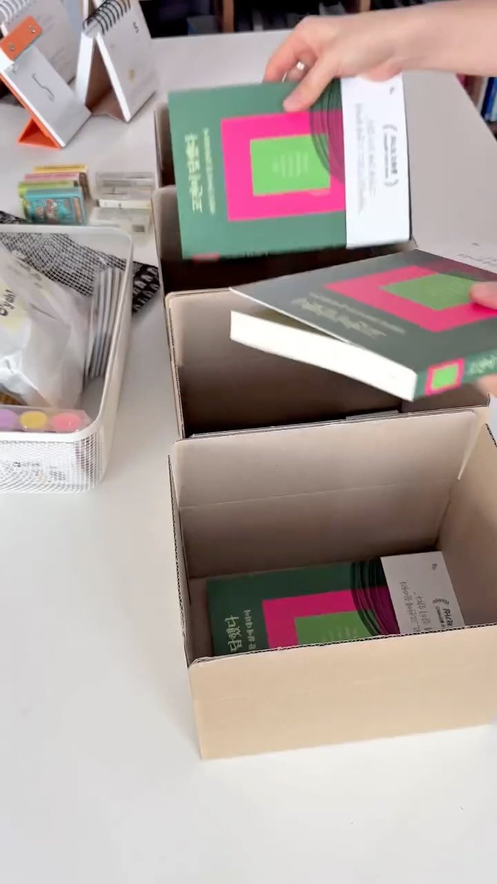 book_jiye 게시물 이미지: 월간수북 꾸러미 발송 🚚.🚚⠀
⠀
⠀
⠀
⠀
10월의 멤버로⠀
선정되신 네...