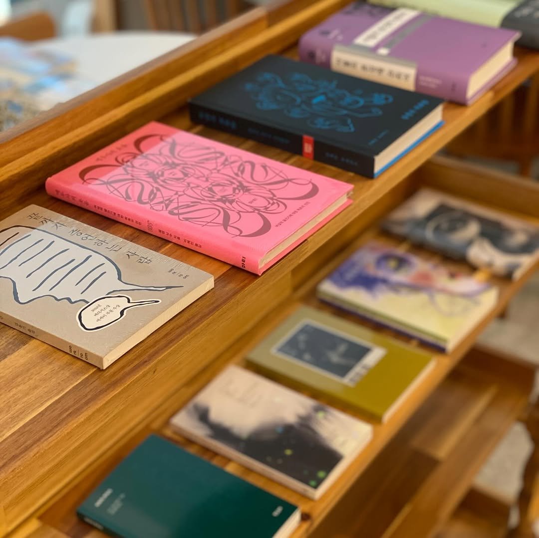 Photo by 책 의 기 분 on February 18, 2026. May be an illustration of matchbook, diary, book and text.