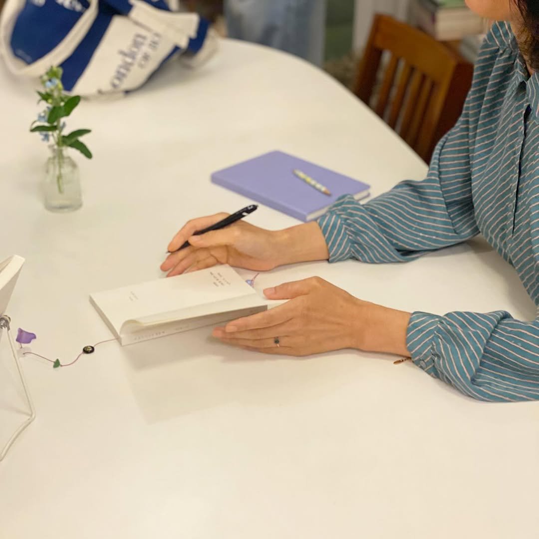 Photo by 책 의 기 분 on October 18, 2025. May be an image of studying, diary, floor plan, book, sketch, pen, pencil, clipboard and text.