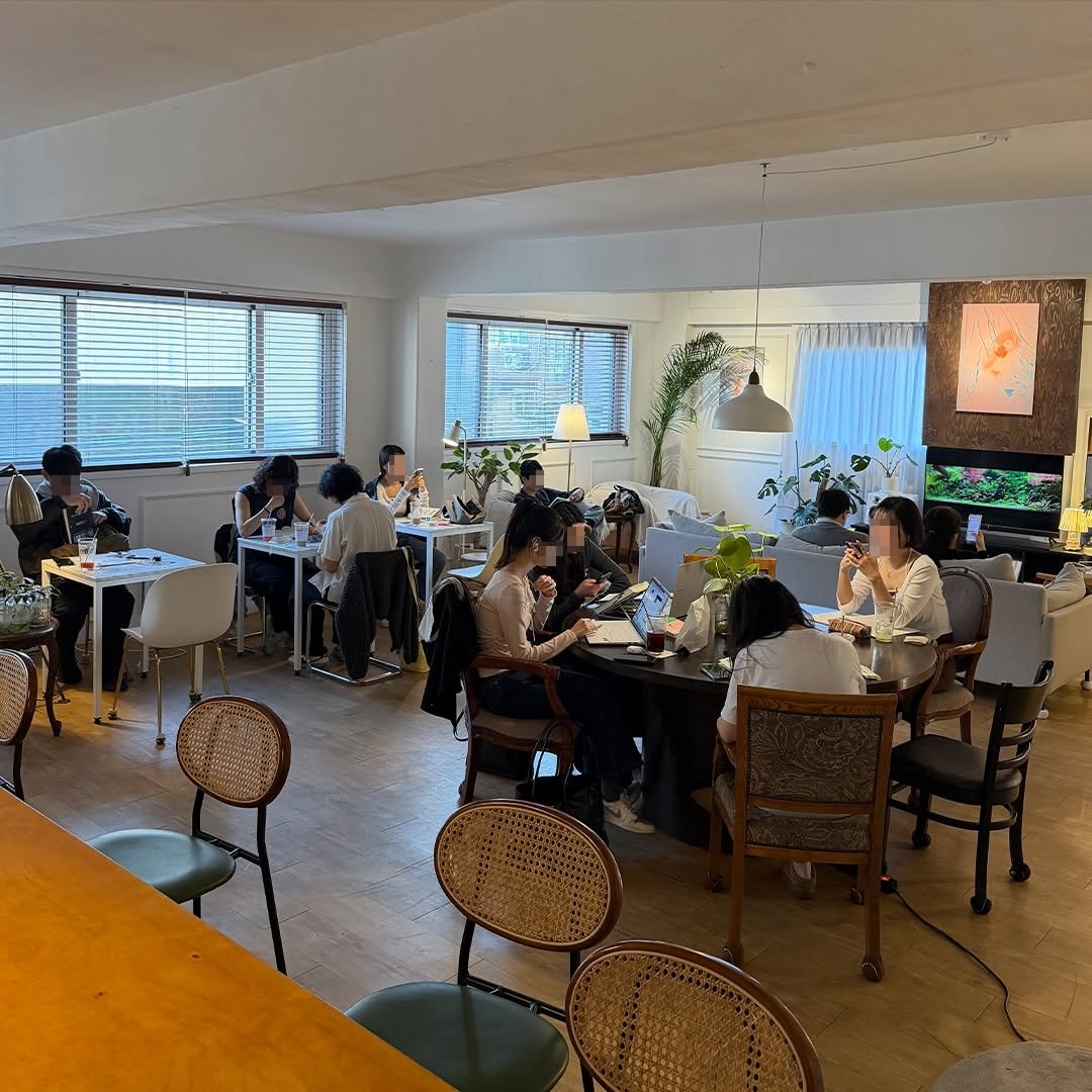 Photo by 북티크 in 북티크 Booktique. May be an image of dining table and text.