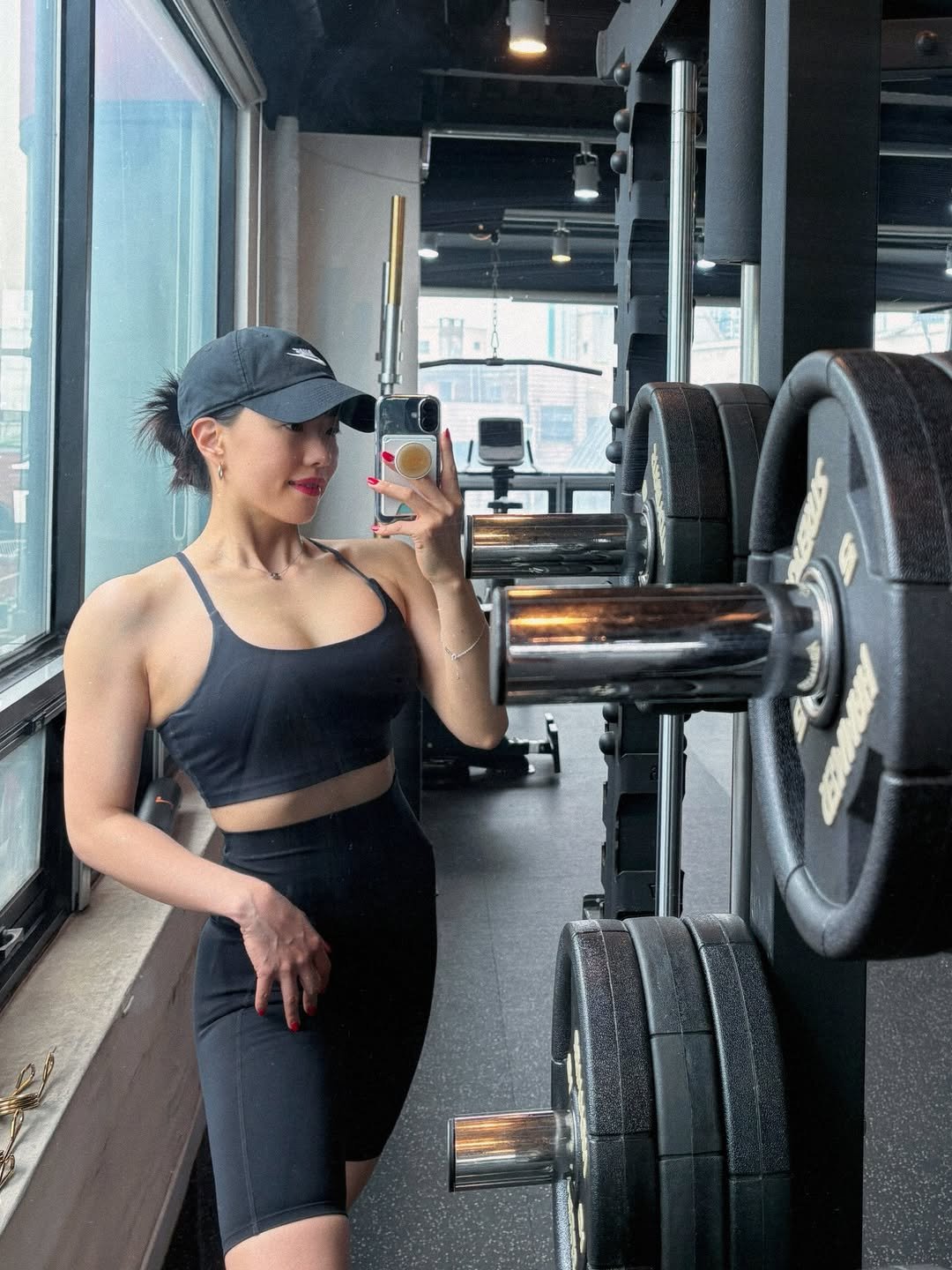 bora_view 게시물 이미지: #운동
왜 얼굴만 가고 몸은 안가는 것이야 👀

#workout...