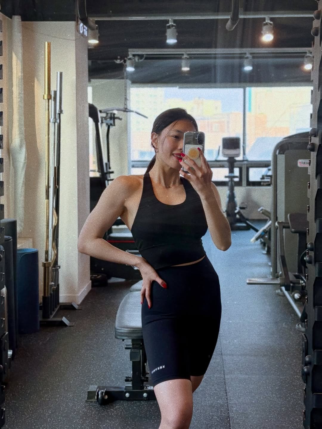 bora_view 게시물 이미지: #오운완
으깨.. 아디오스…

#selfie #body #workout #health