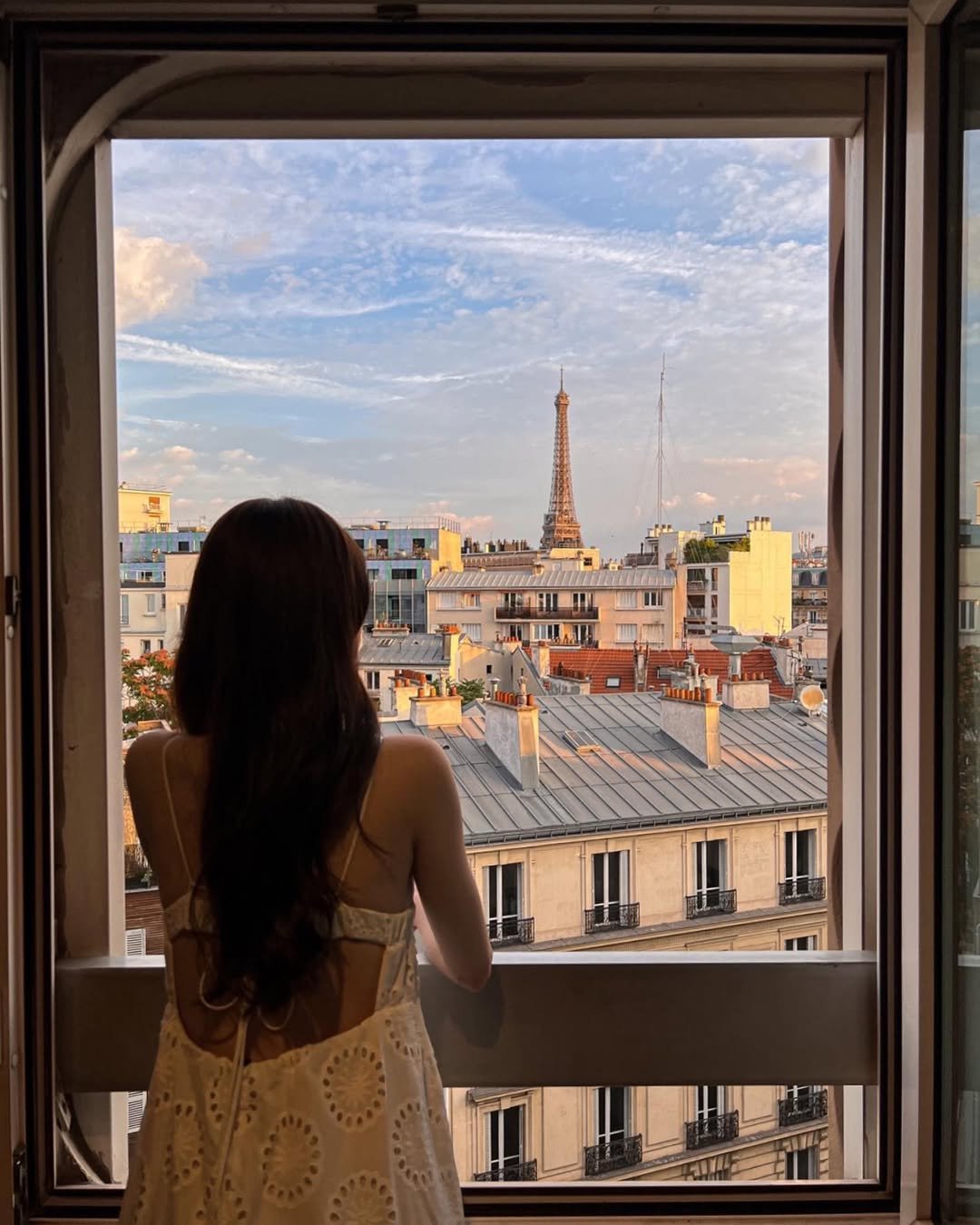 Photo shared by 여행하는 보라✈️🌎 on February 17, 2023 tagging @travelholic_kr, and @ibisparistoureiffel.