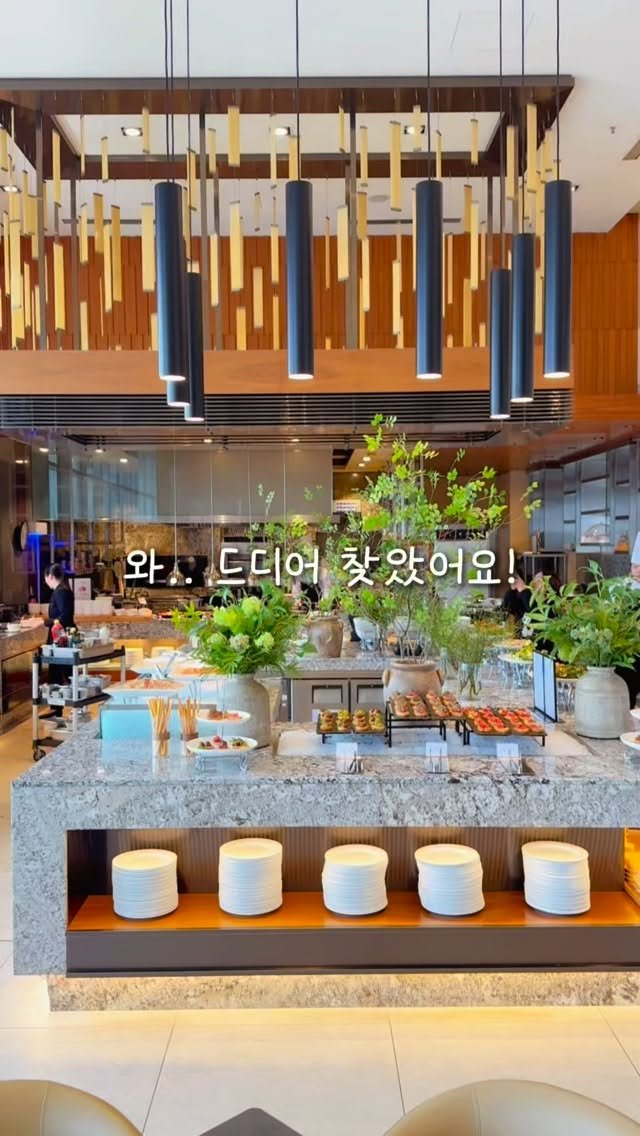 borabora.bom 게시물 이미지: 🌸이번 봄 데이트 여기 어때? 7만원대 호텔 뷔페 *제작지원 

봄을 맞아 다양한...