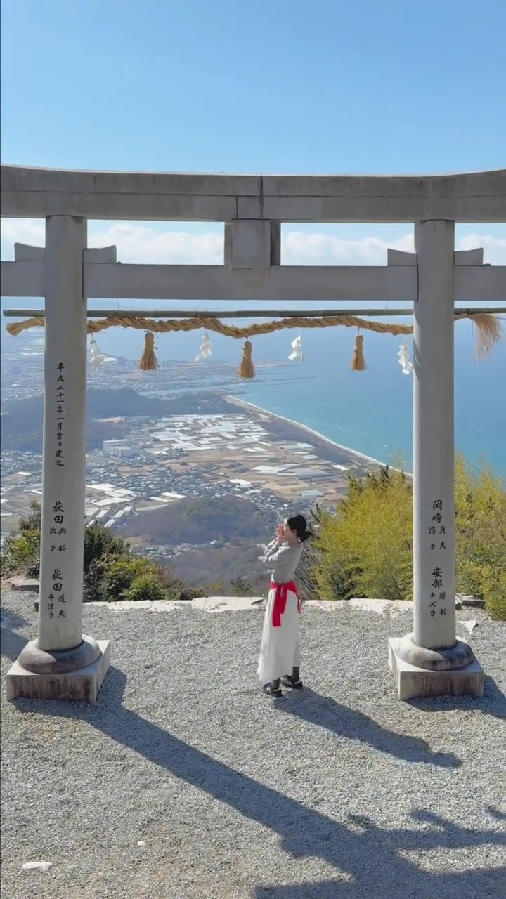 borabora.bom 게시물 이미지: 애니 속에 들어온 줄 알았던, 실제로 마주한 천공의 신사⛩️

와… 여기는 꼬옥...