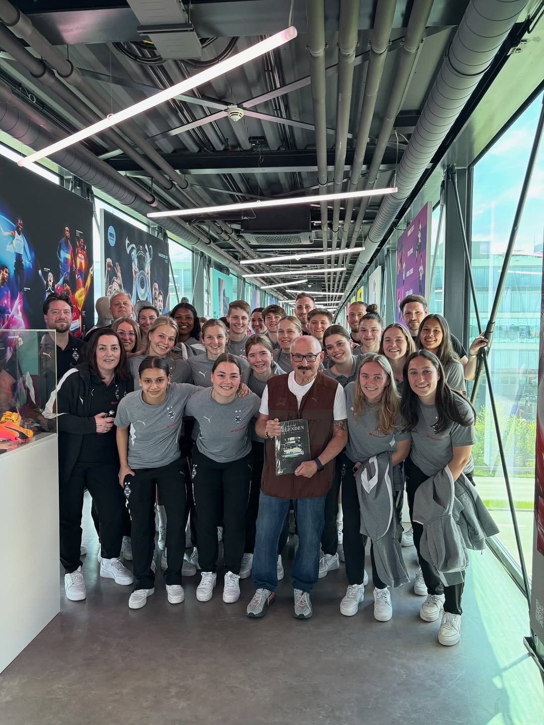 Photo shared by Borussia Mönchengladbach | Frauen & Mädchen on April 25, 2026 tagging @borussia, @helmut_puma78, and @puma.de. May be an image of standing, office and text.