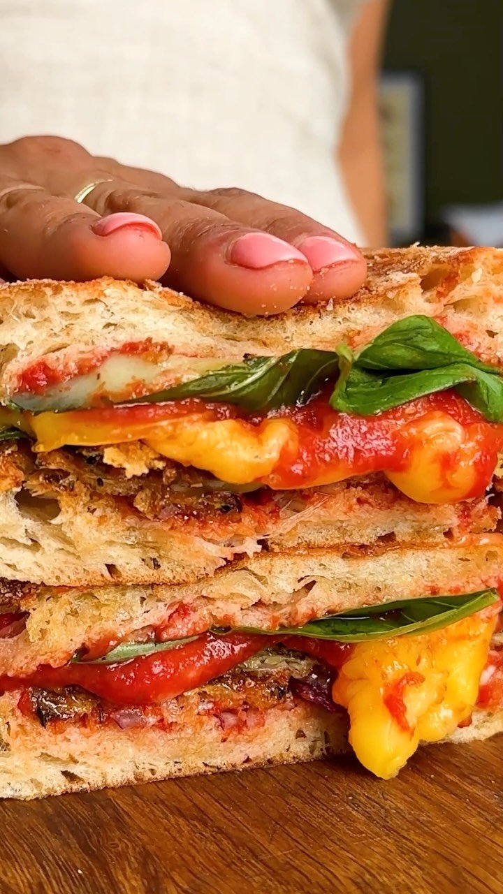 bosh.tv 게시물 이미지: 🍆 COURGETTE PARMIGIANA SANDWICH 🧀

This is the...