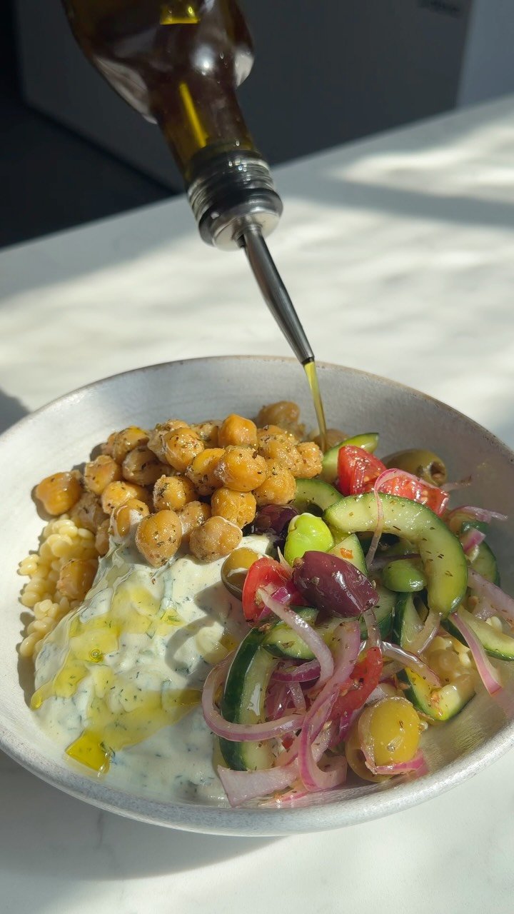 bosh.tv 게시물 이미지: 🥙 GYROS GRAIN BOWL WITH HERBY TZATZIKI 🥒

This...