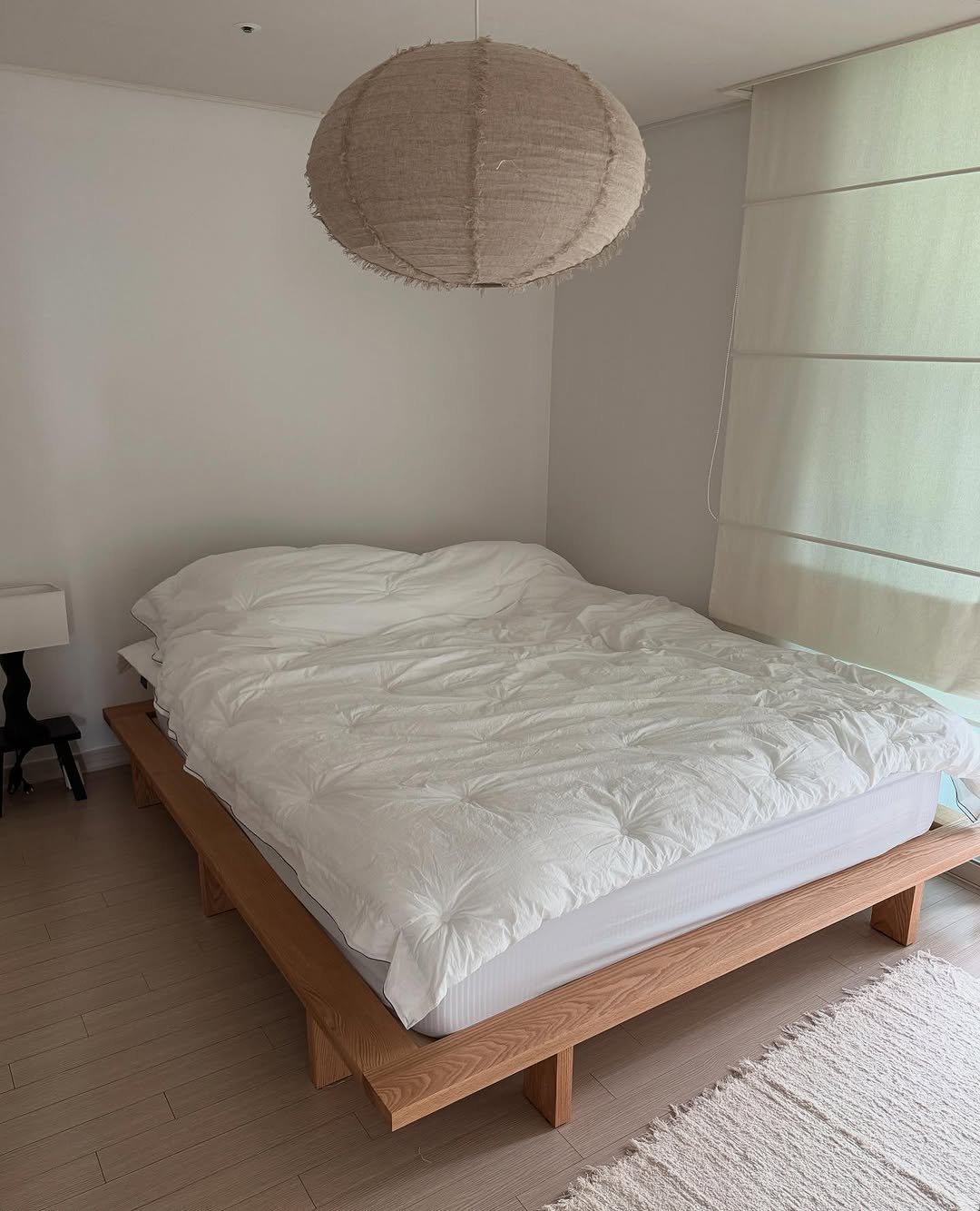 Photo by 보스커 | 원목침대 | 침대프레임 | 주문제작 침대 on May 15, 2025.