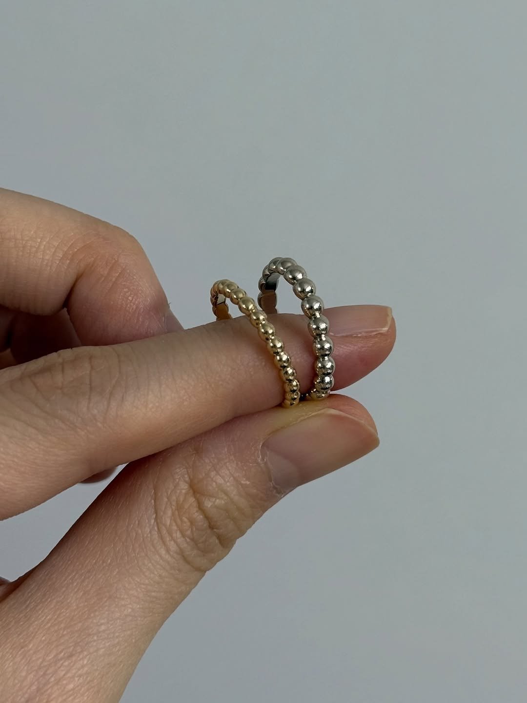 Photo by 주얼리 브랜드 보스크_BOSQUE on November 10, 2025. May be an image of ring and text.