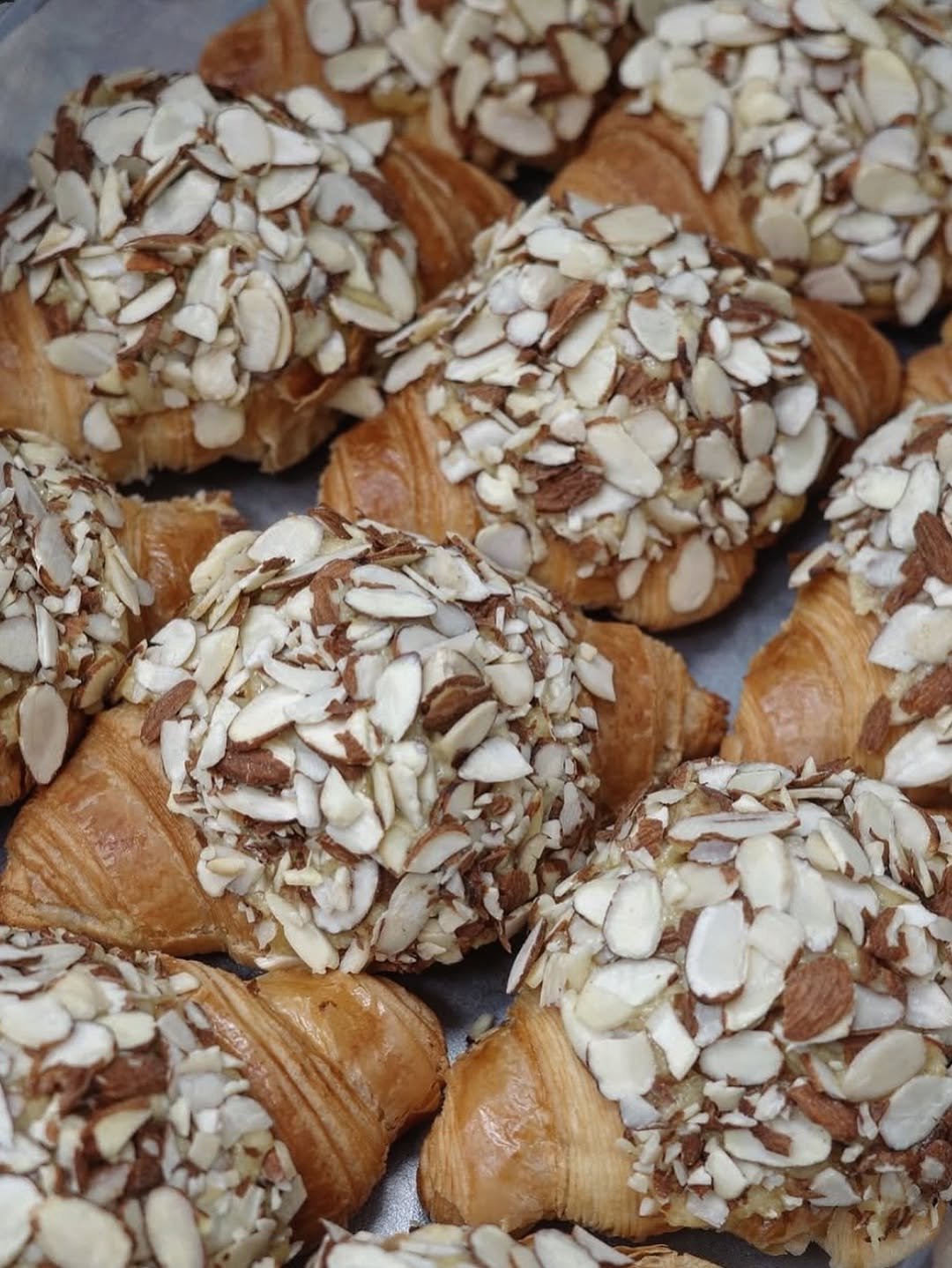Photo by 영월 블랑제리상떼 (여성기업) on July 30, 2025. May be an image of croissant, almonds and text.