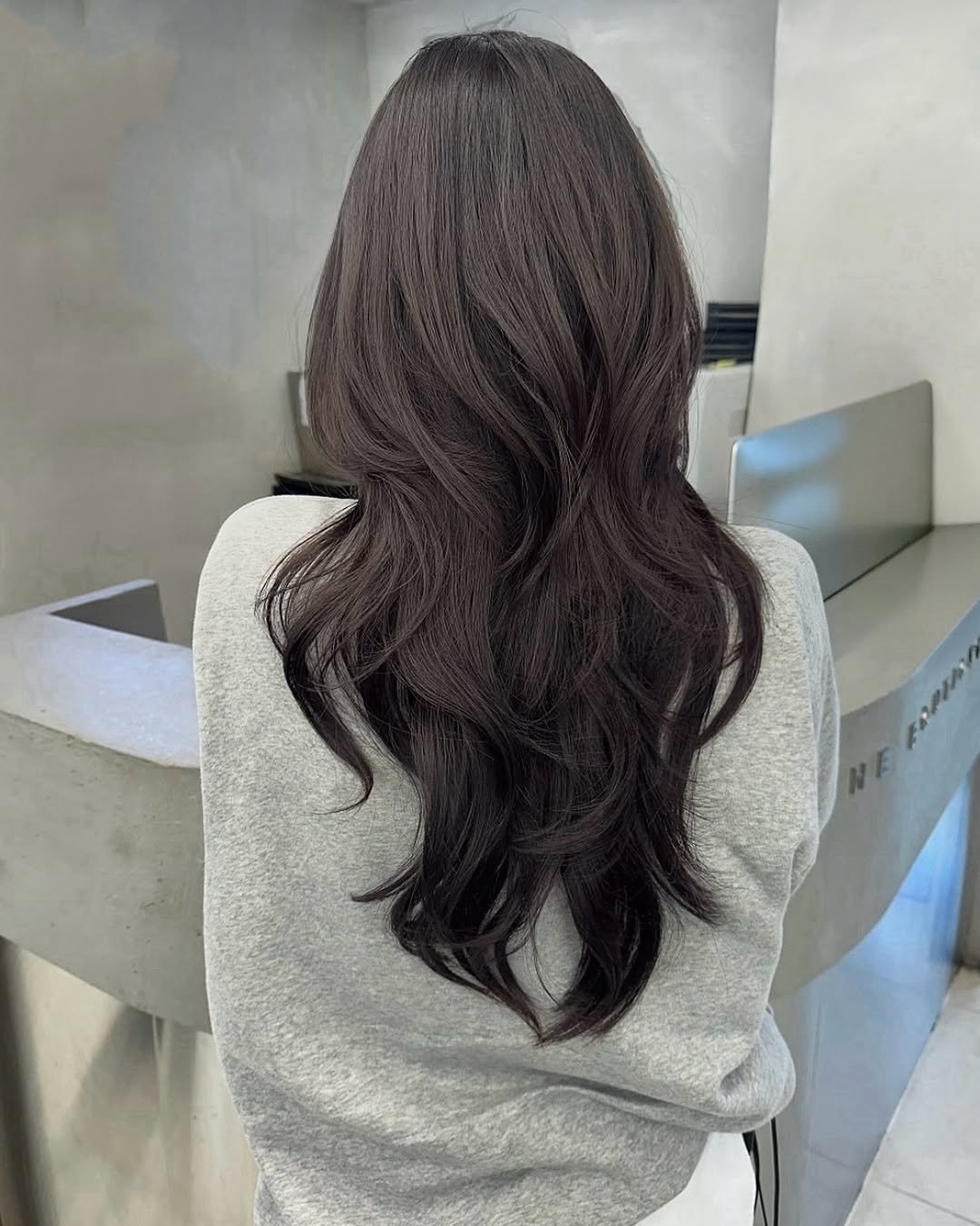 boutique_hyeseon__ 게시물 이미지: 여리여리 무드 가득 펌ღ

긴머리 고민해결,
길이가 길어서 볼륨이 가라앉는
그 고민...