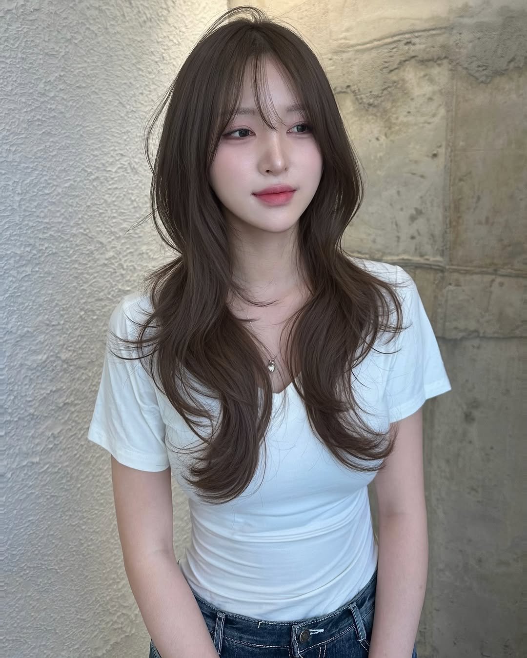 Photo by 연남동미용실 더부띠끄 혜선 허쉬펌 허쉬컷 브라운컬러 in 연트럴파크.