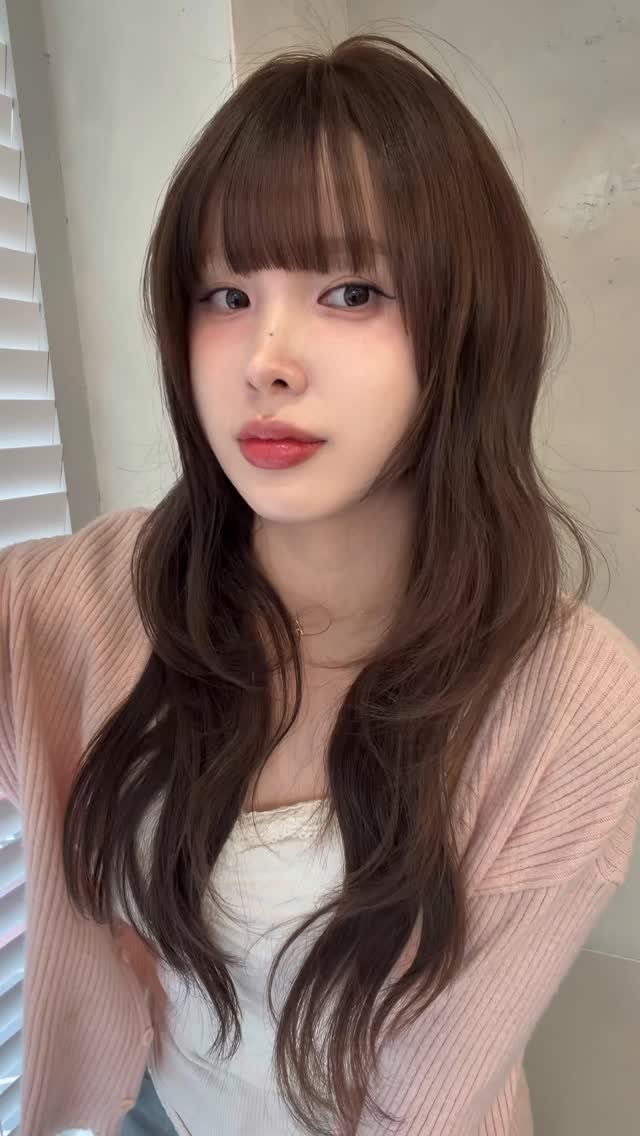 boutique_hyeseon__ 게시물 이미지: 폭닥폭닥 감싸안는
굵은 히피펌으로 말랑한 결감과

헤이즐브라운의...