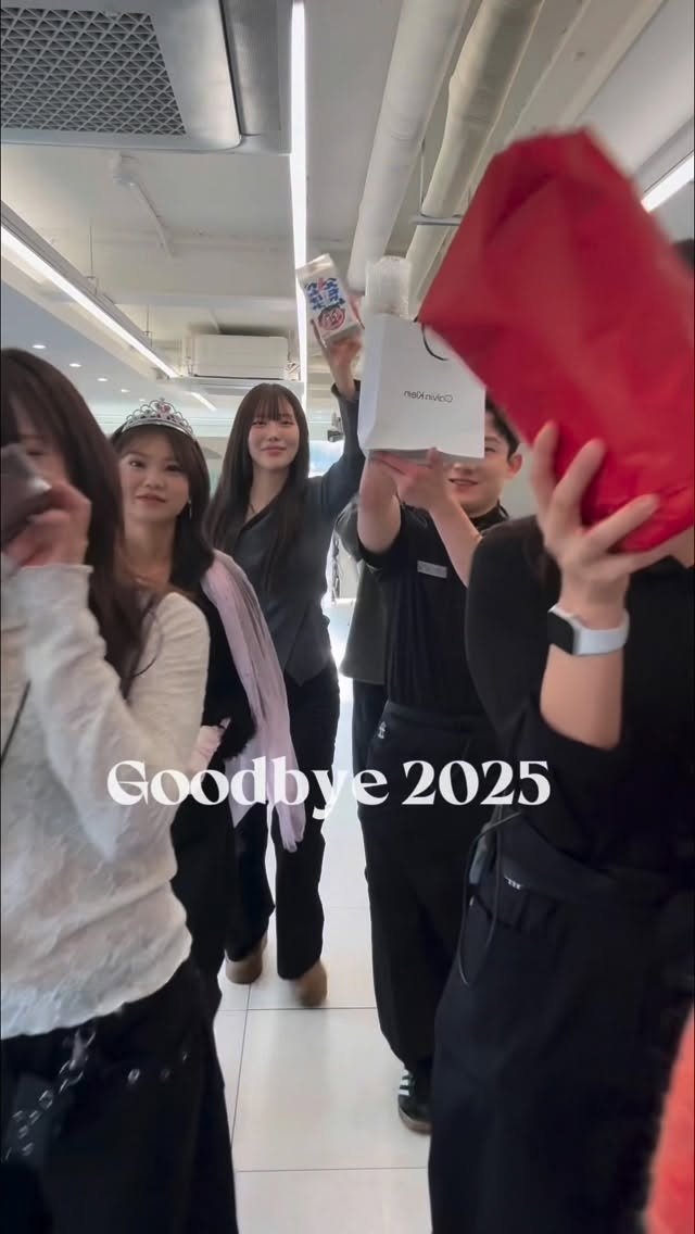 boutique_hyeseon__ 게시물 이미지: 2025년, 즐거웠던 한해 

함께한 순간들이 쌓여
이렇게 한 해가 지나갔네요...