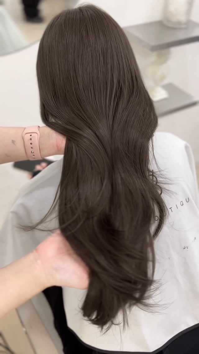 boutique_min_a 게시물 이미지: 과하지않은 채도로 
사계절 내내 인기많은

#애쉬매트브라운 🩶 

더 뽀용하고 더...