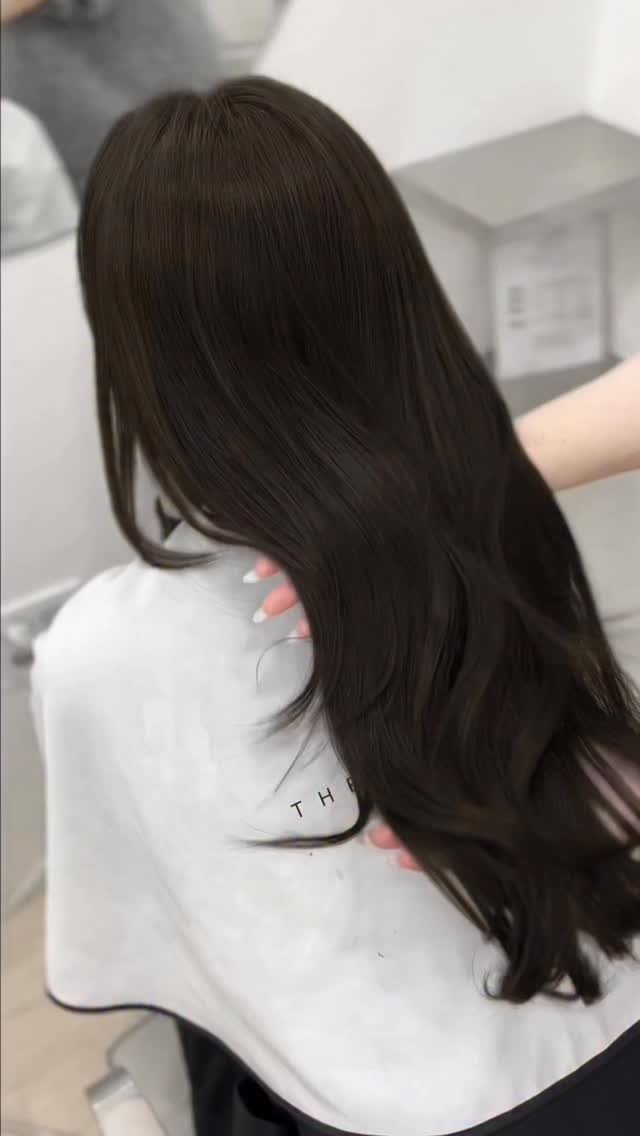 boutique_min_a 게시물 이미지: 오묘함이 너무 예쁜 
컬러 발견...🤍 

애쉬에 매트한방울 톡
주황기 없이 
쭉...