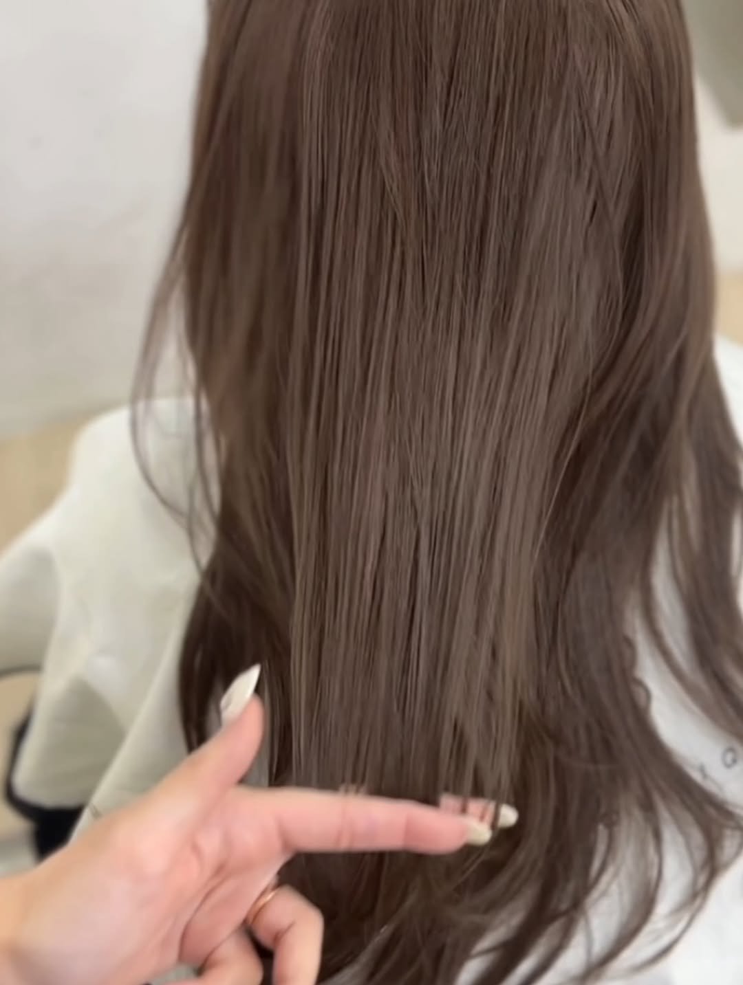 Photo by 합정미용실 더부띠끄 민아 | 탈색없이염색 애쉬브라운 매트브라운 on January 17, 2026. May be an image of one or more people, braids, top and text.