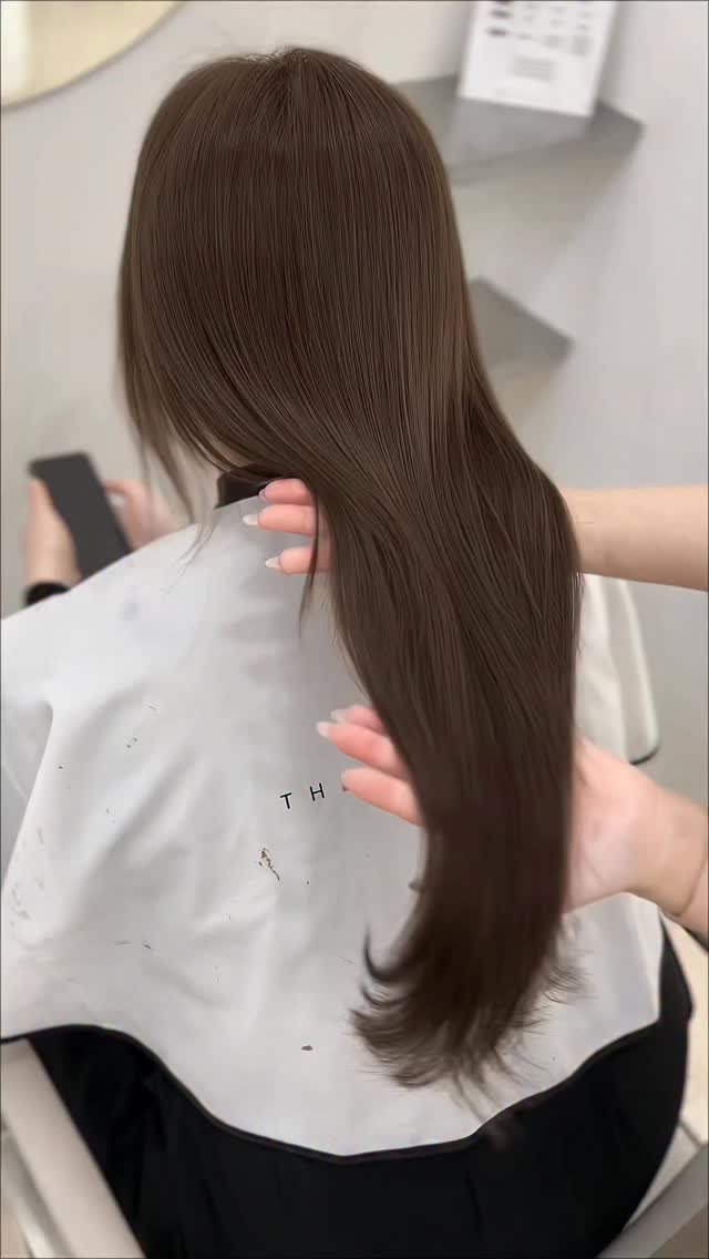 boutique_min_a 게시물 이미지: 이렇게 따뜻한 날씨엔 역시,
#밀크브라운 

🤎 

밀키한 색감이 
따뜻한...