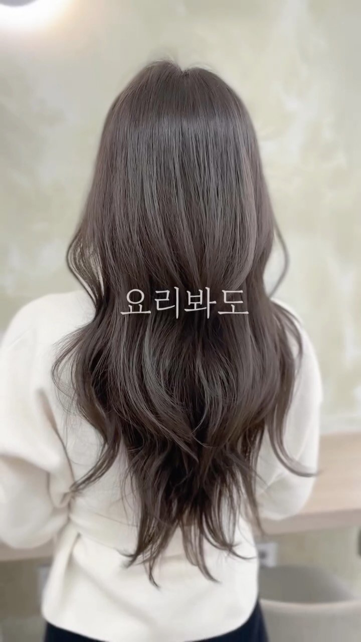 boutique_rimm 게시물 이미지: 너무 밝지 않은
자연스러운 #애쉬브라운 :)

애쉬빛은 듬뿍 !

어둡지만 오묘한...
