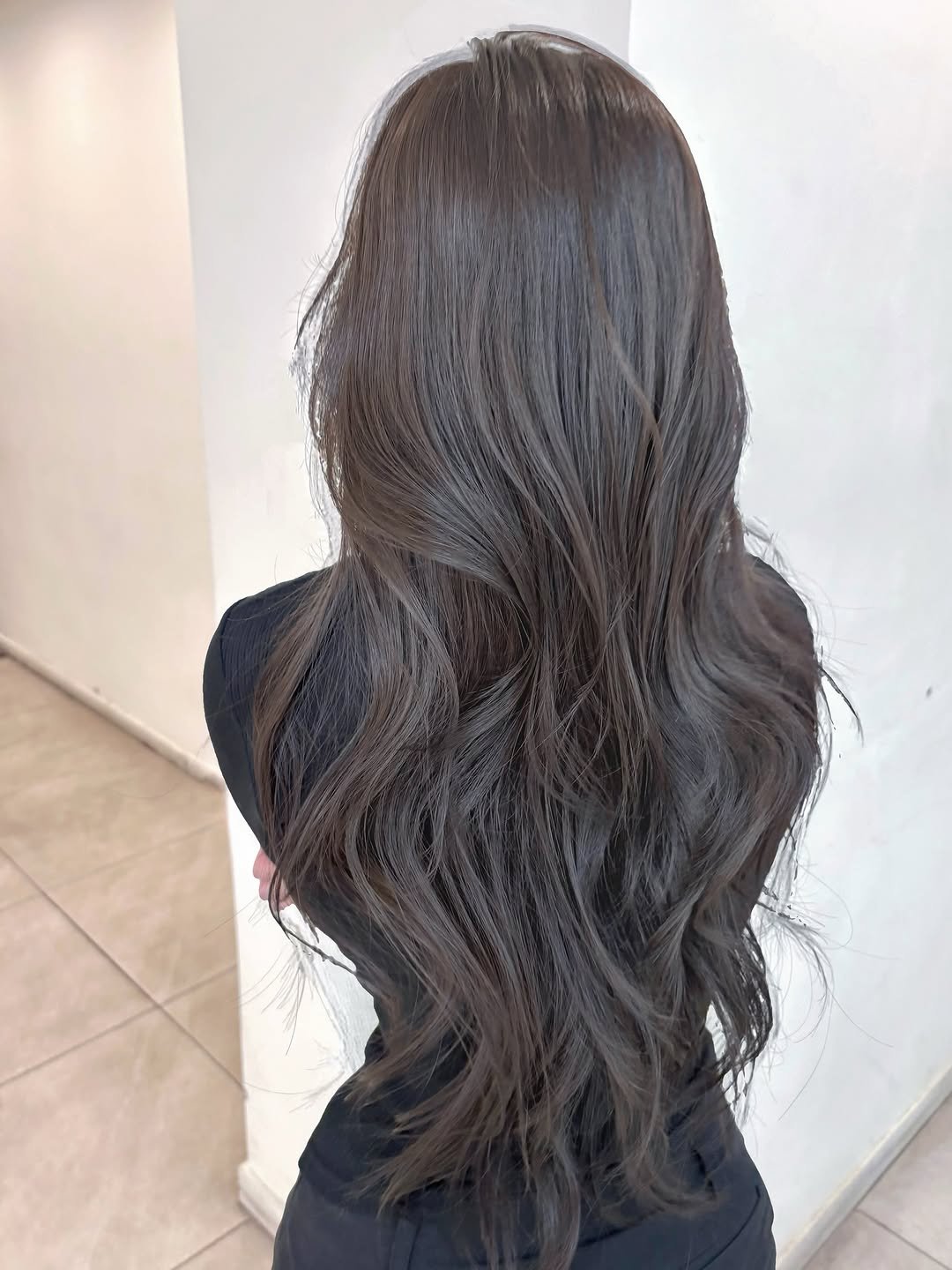 Photo by 강남미용실 더부띠끄 채림ㅣ탈색없이염색,브라운염색,웨딩염색 in 강남 (Gangnam). May be an image of one or more people, braids, long hair and text.