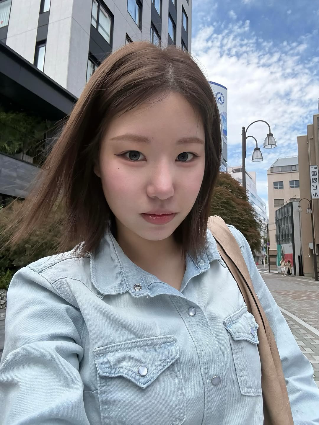 boutique_yju 게시물 이미지: 밝은 애쉬로
다녀온 도쿄 🗼

톤다운만 하다가 오랜만에 밝아지니까
몬가 화사해...