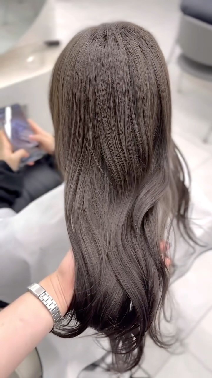 boutique_yju 게시물 이미지: 피부톤을 가리지 않고
호불호없이 만족도 높은
#애쉬브라운

자연스러운 밝기로 
첫...