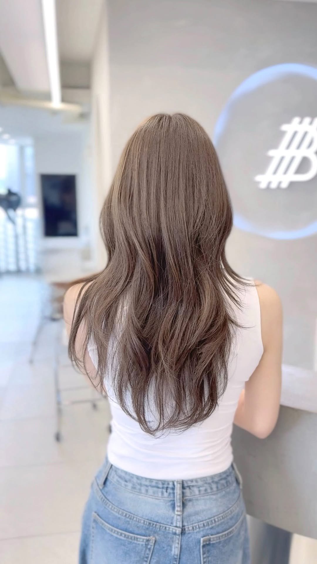 boutique_yju 게시물 이미지: 요즘 브라운이 유행하는 이유 🤎

과하지 않으면서도 
분위기는 
확실하게...
