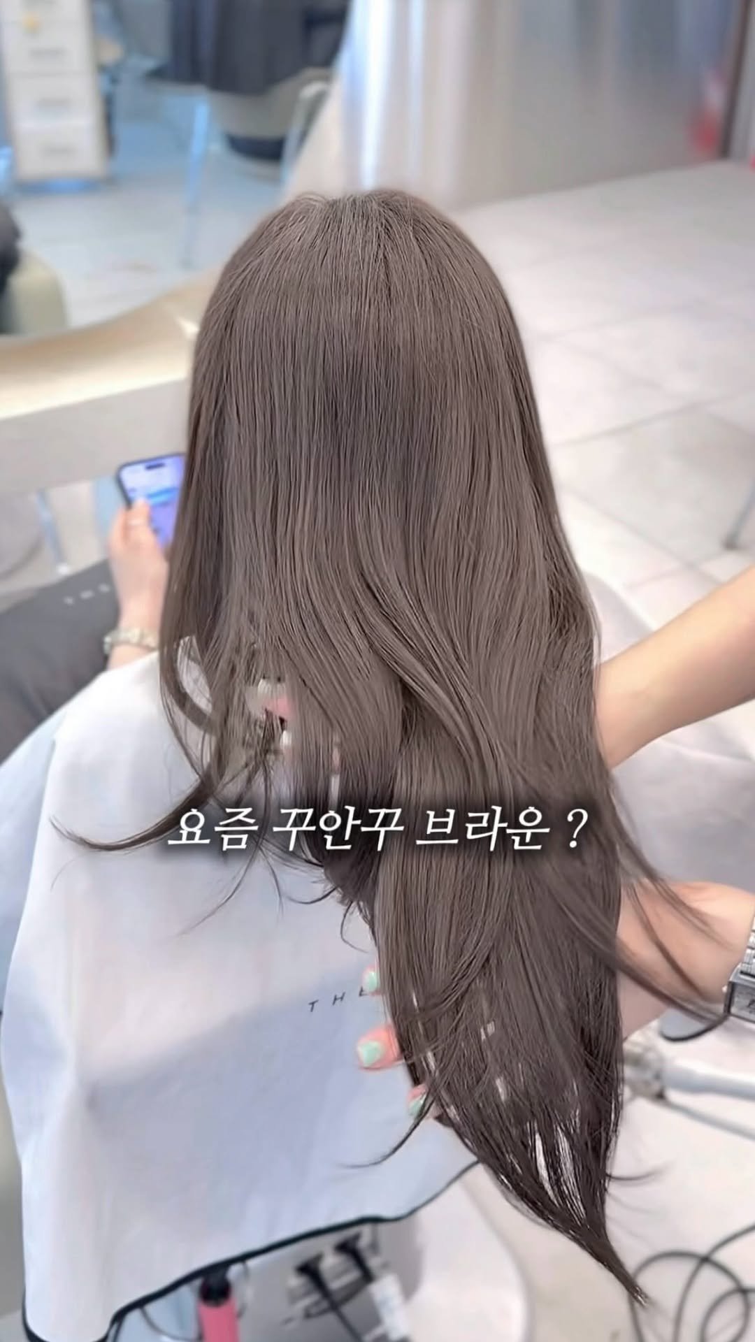boutique_yju 게시물 이미지: 산뜻한 날씨에 어울리는 

내추럴한 무드의 
중명도 브라운 

부드럽고 맑게 빠지는...