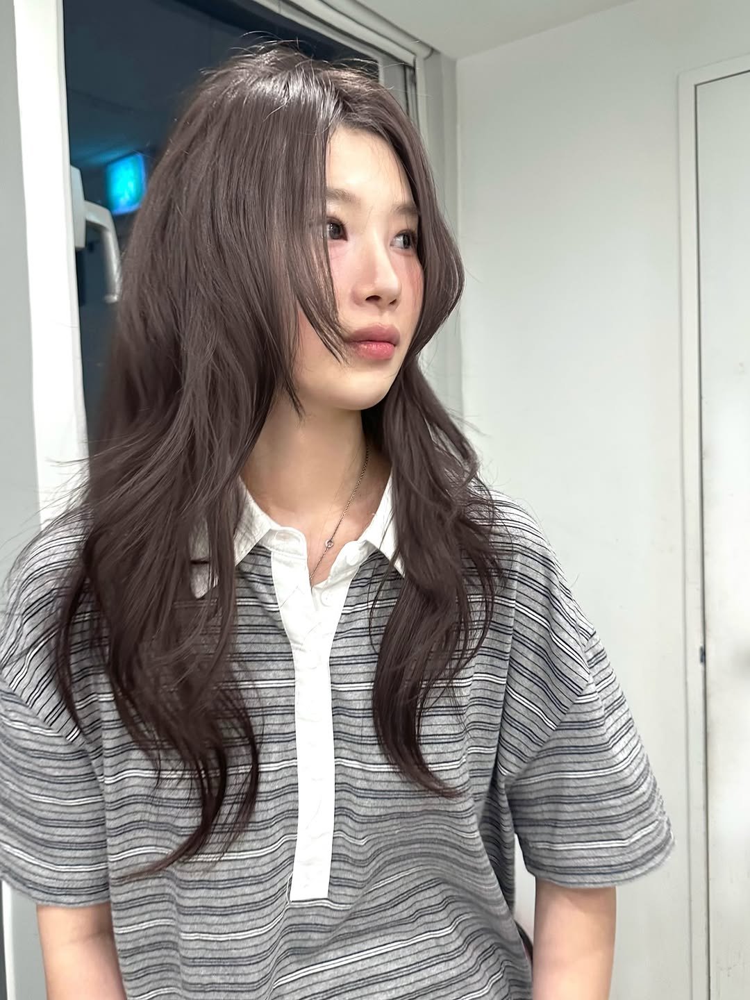 boutique_yju 게시물 이미지: 빛에 따라 반사되는 색감이
오묘한 #실버브라운 과

얼굴형을 따라 흐르는...