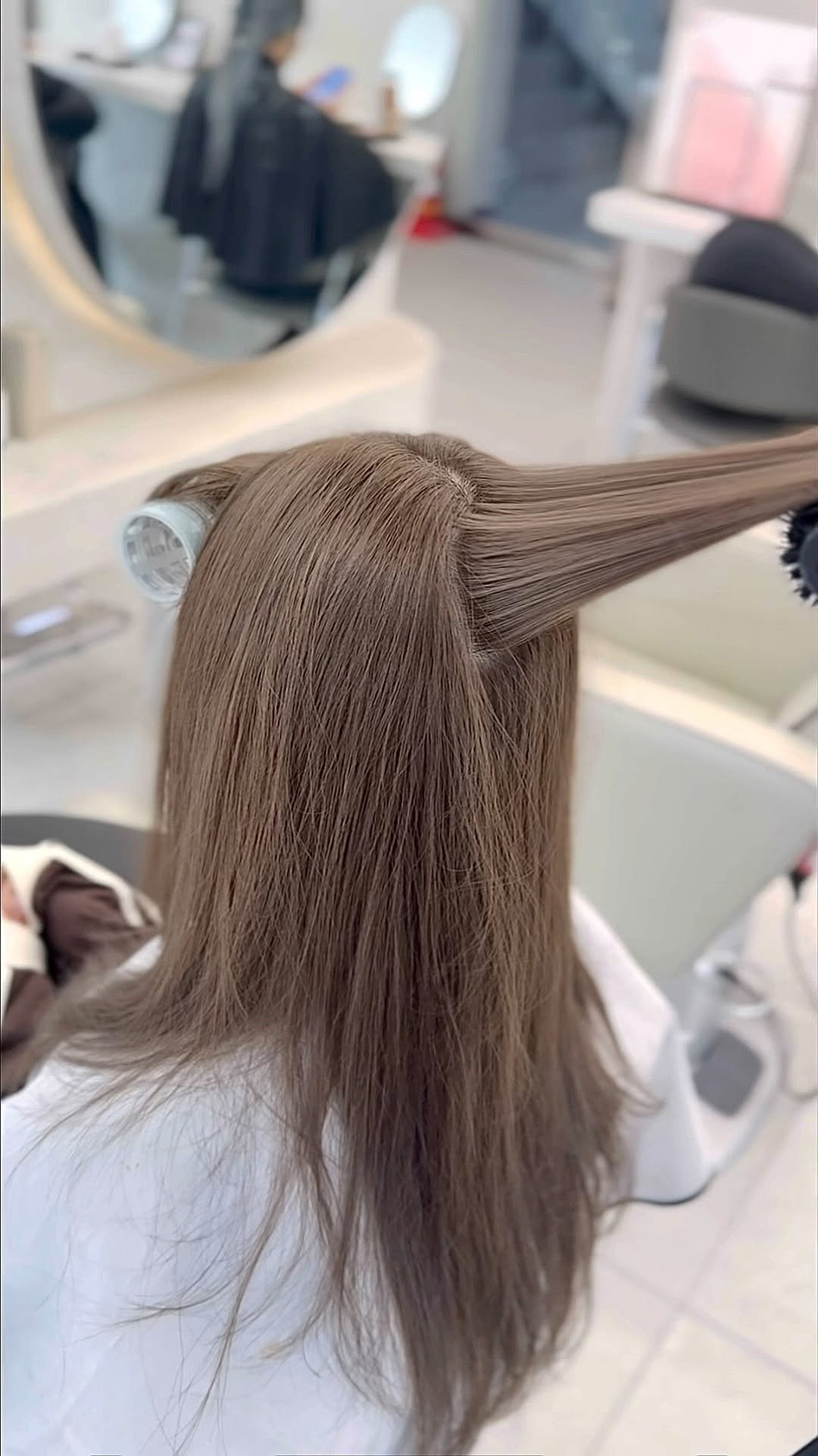 boutique_yju 게시물 이미지: 뽀용 여리한 #베이지브라운 👼🏻
이런 분들께 특히 추천드려요 

✔️ 밝기는 유지...