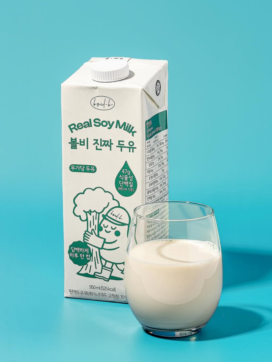 Photo shared by 볼비(bowl-b) on October 26, 2025 tagging @bowl_b_. May be an image of milk, chocolate milk, carton and text.