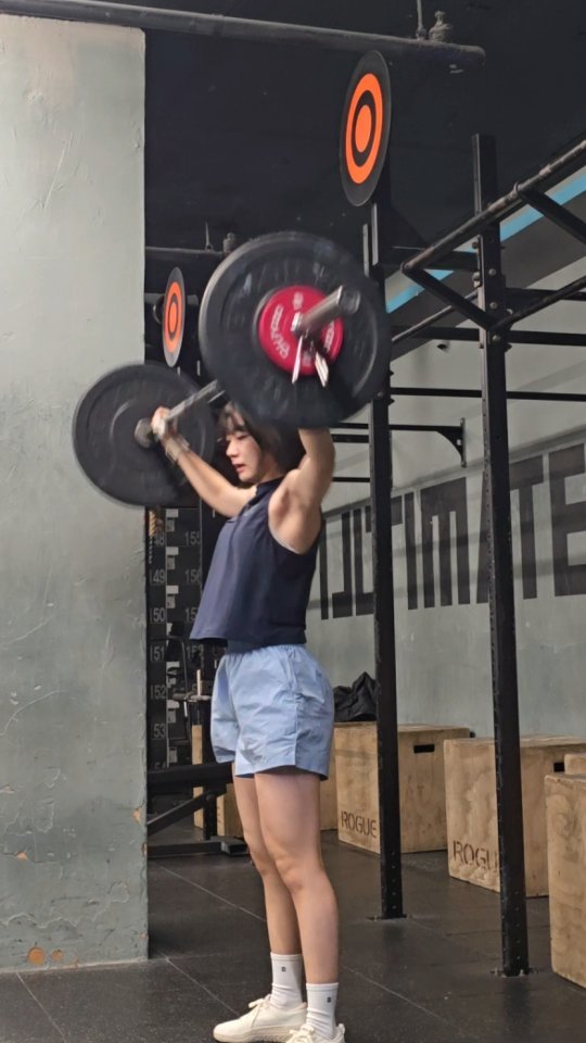 boxjumpbro 게시물 이미지: 뭔가 스쿼트 스내치 조금 나아진것같다!!!! (훈수환영)
📼 @zziip.lol...