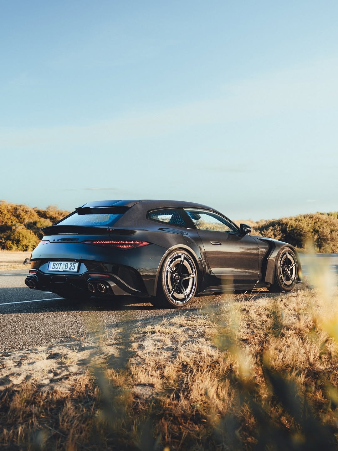 brabus 게시물 이미지: BRABUS ROCKET GTS 🚀
The entire body is crafted...