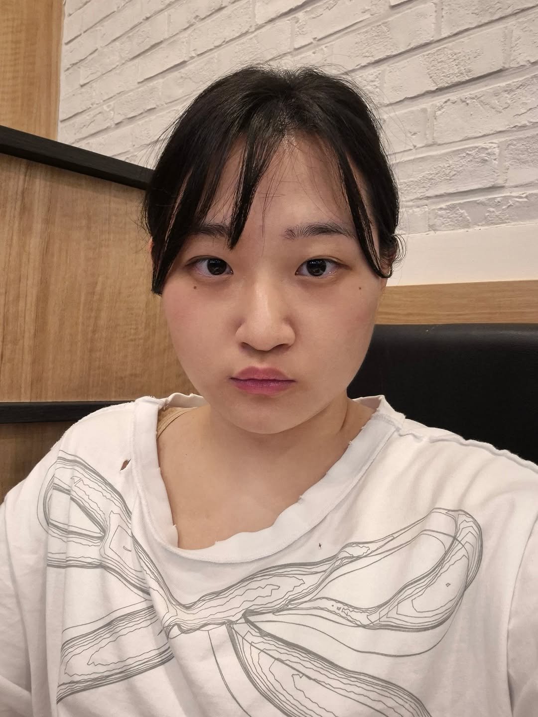 Photo by 융감하게 on September 19, 2025. May be a selfie of 1 person, hair and text.
