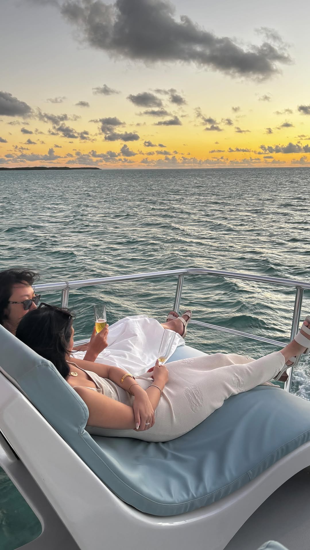 breannaquan.xo 게시물 이미지: i could eat a girls trip to the tropics rn...