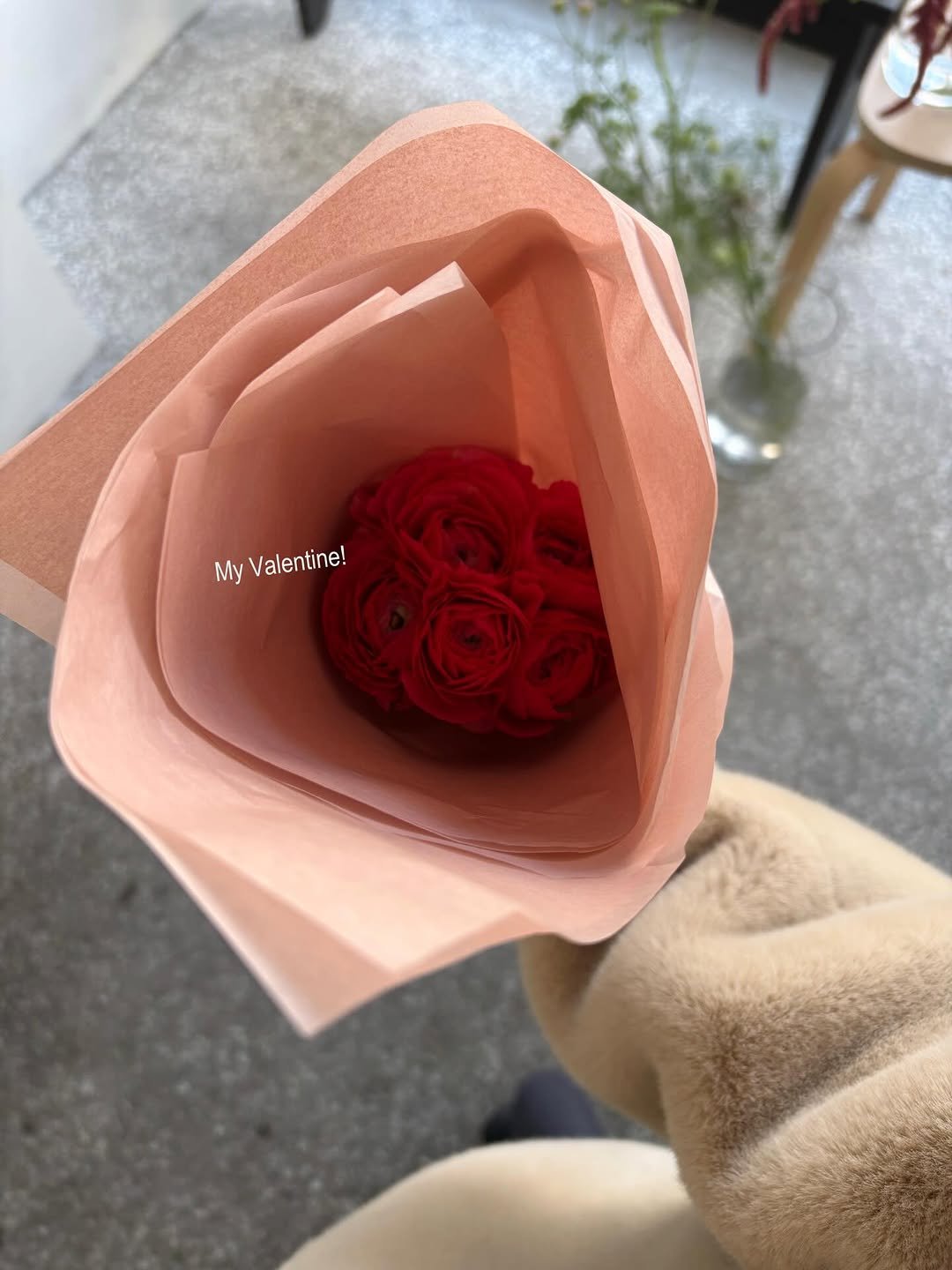 Photo by 브리즈 아카이브 on February 13, 2026. May be an image of flower arrangement, bouquet, prairie gentian, peony, baby's-breath, rose and text that says 'My Valentine!'.