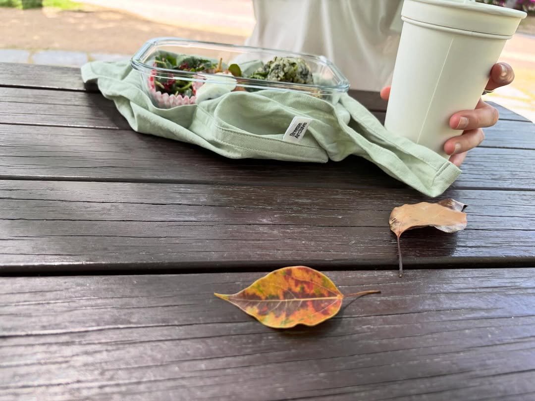 Photo shared by 브리즈 아카이브 on April 26, 2026 tagging @waltz_cafe_studio. May be an image of napkin and text.