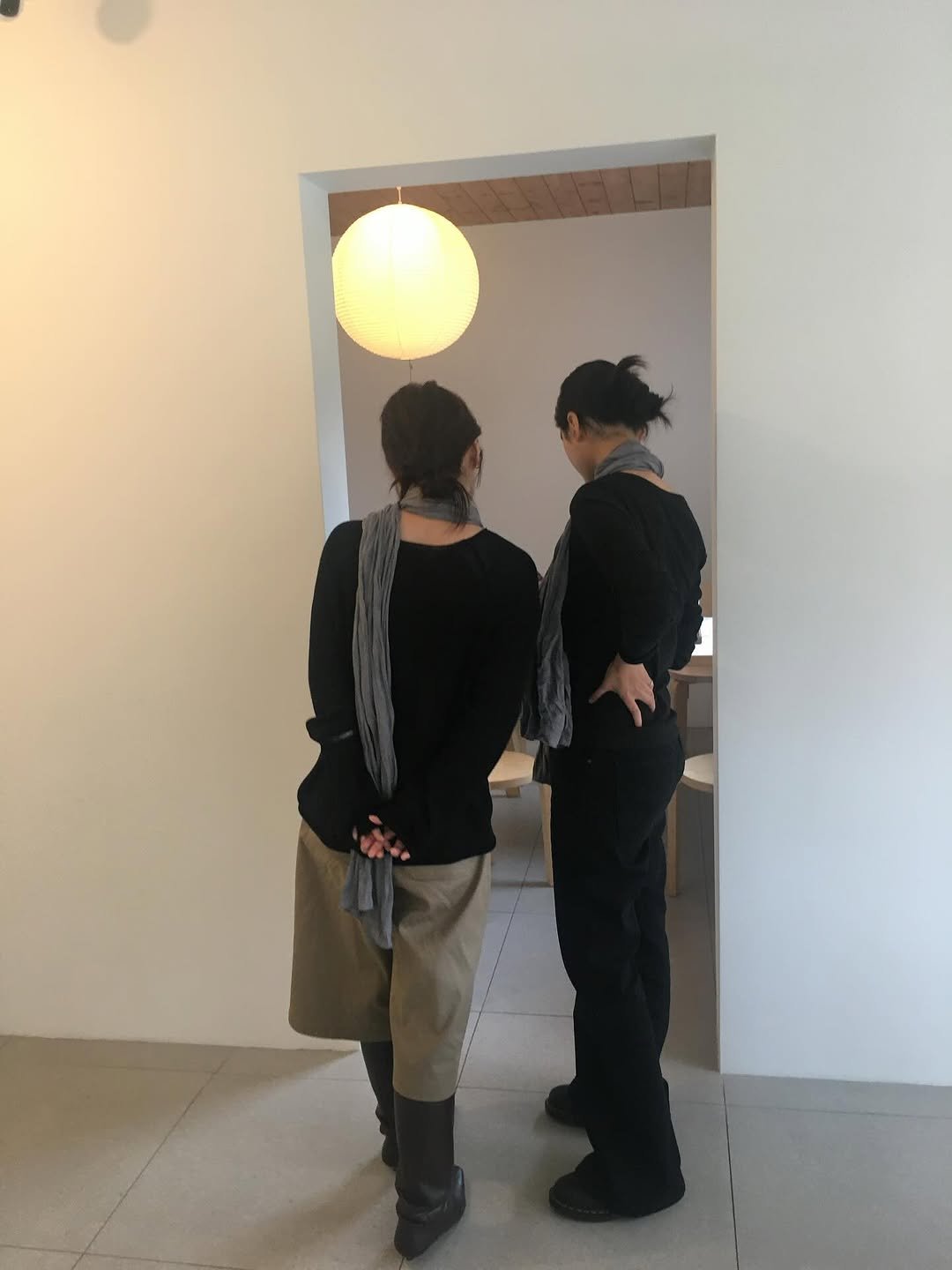 Photo by 브리즈 아카이브 on November 13, 2025. May be an image of standing and text.