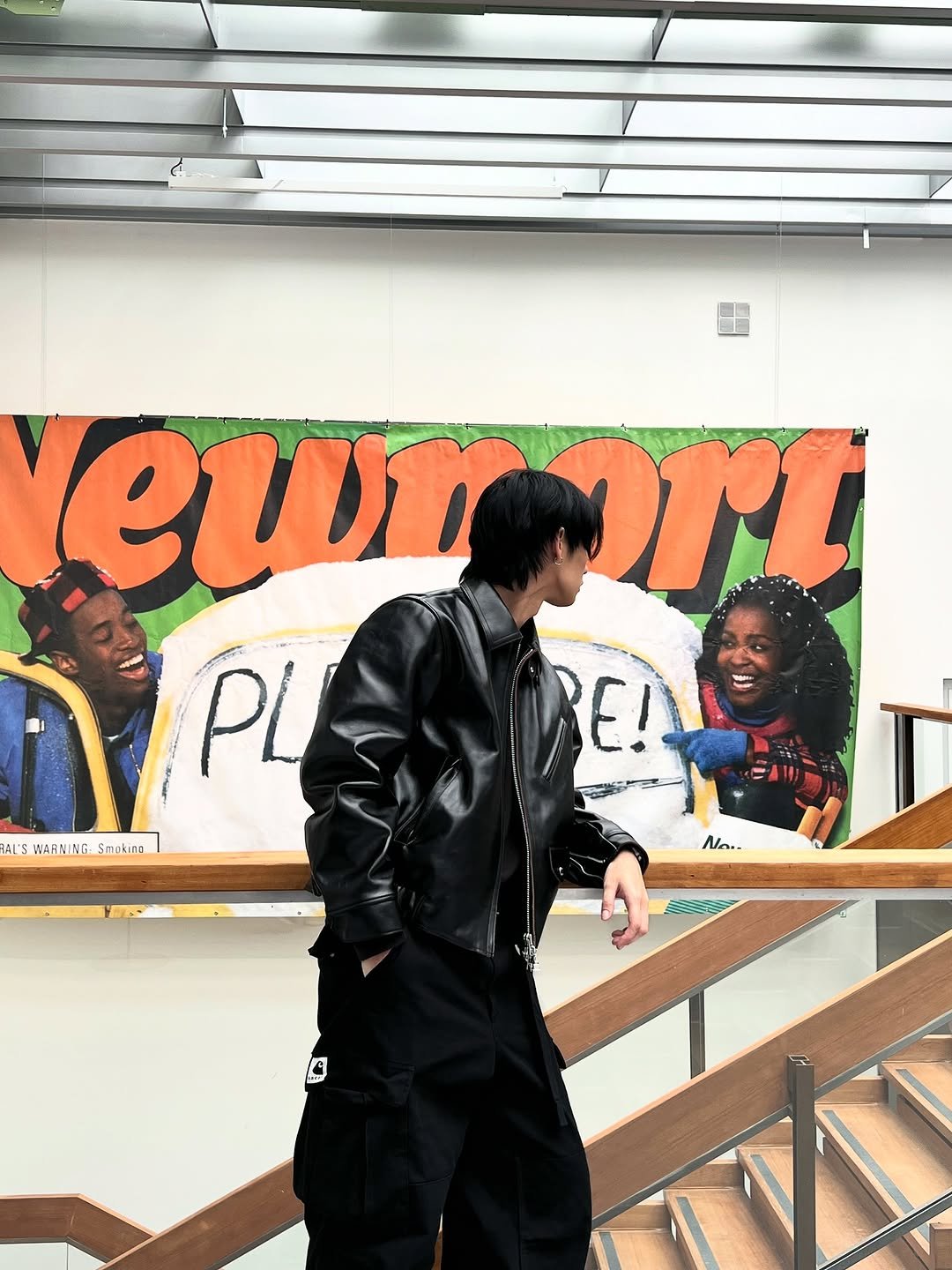 Photo by BRIGHT on October 07, 2025. May be an image of 2 people, duffle coat, overcoat, parka, jacket, raincoat and text.