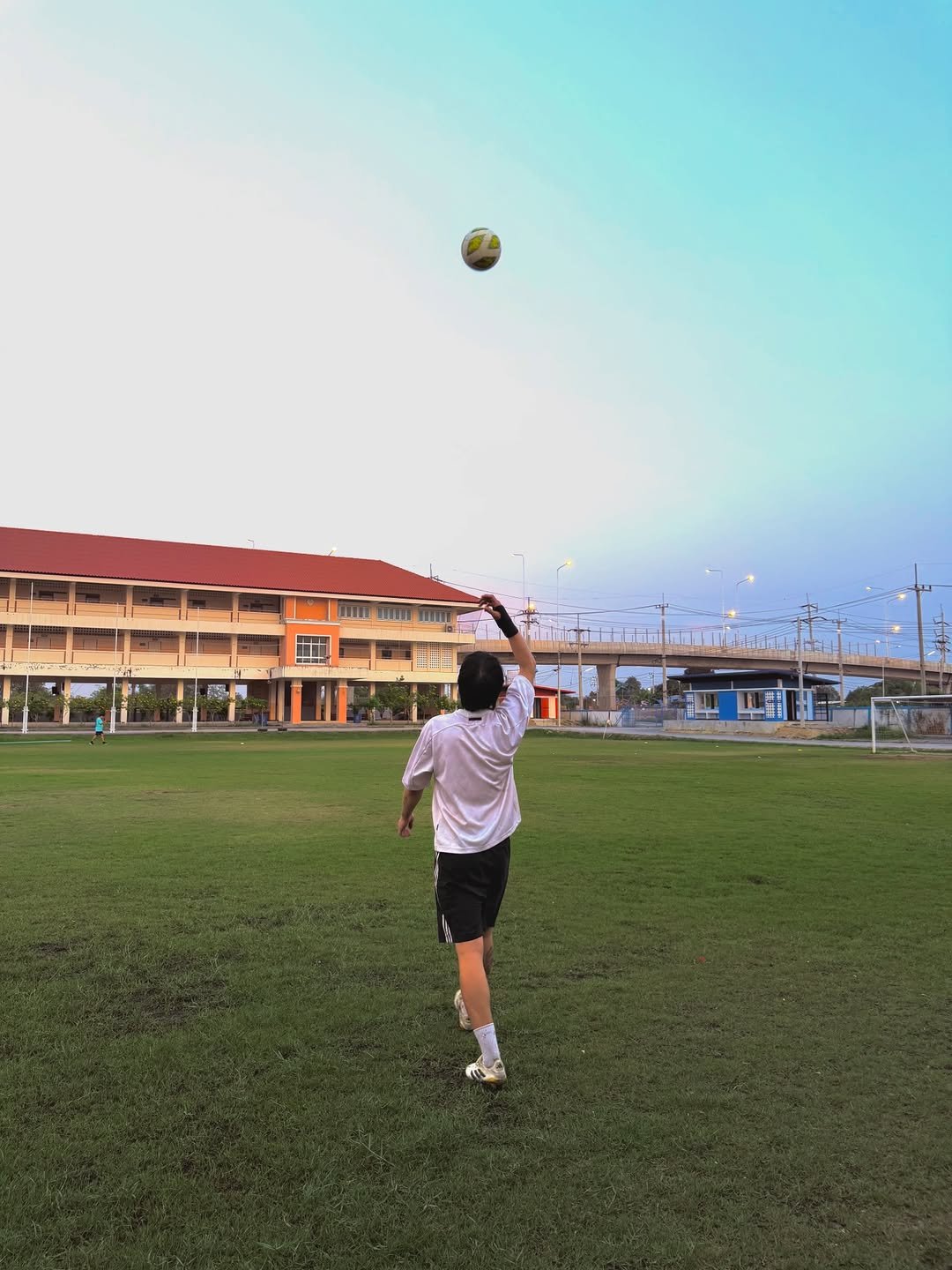 Photo by BRIGHT on February 20, 2026. May be an image of football, soccer, frisbee, kite, ball, grass, stadium and text.