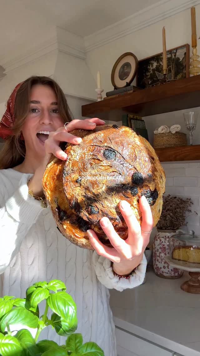 brightmomentco 게시물 이미지: the effortless cousin of pain au chocolate...