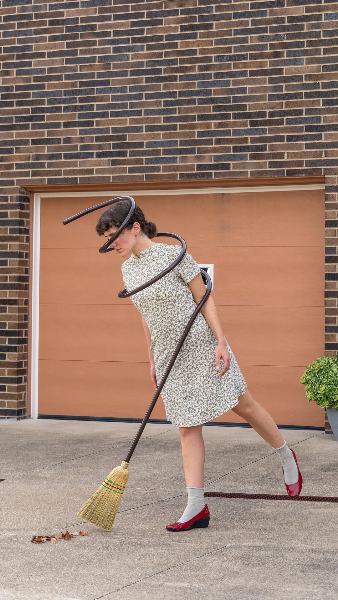 brookedidonato 게시물 이미지: when I’m not sweeping I’m weeping