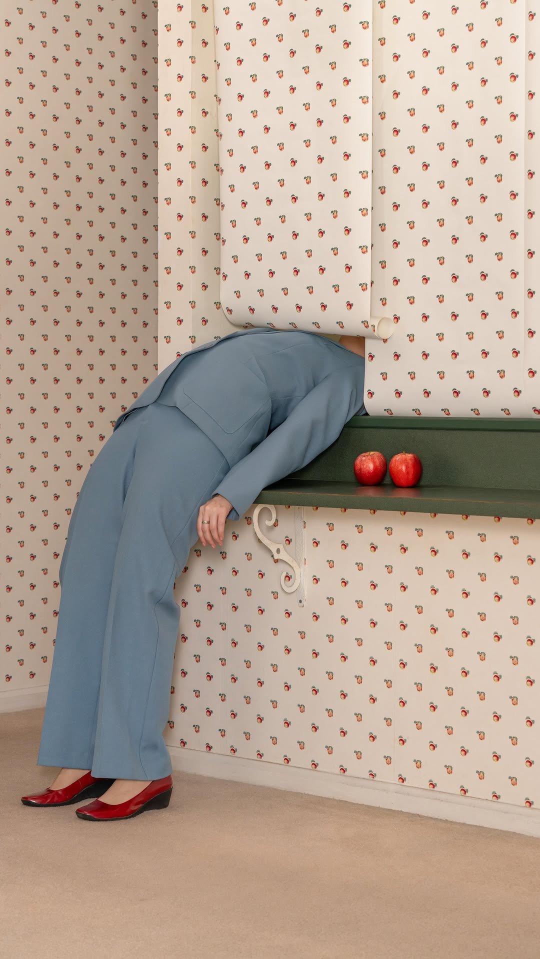 brookedidonato 게시물 이미지: an apple a day keeps the apathy away