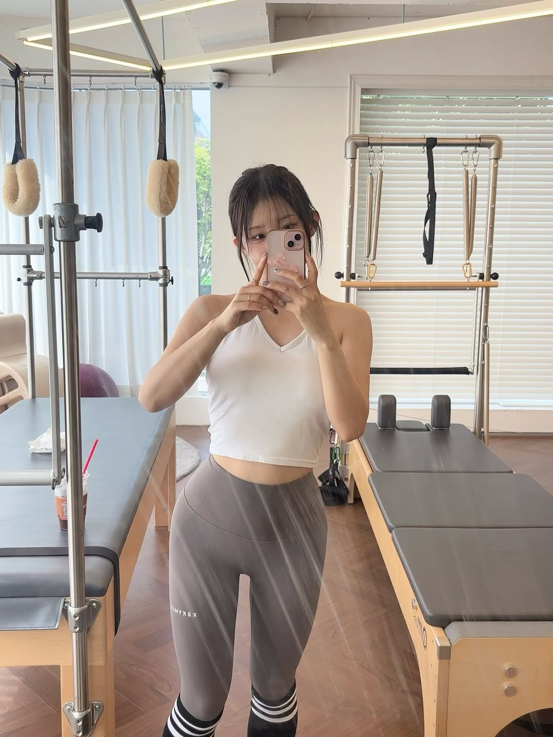 brow_look_ 게시물 이미지: 필라테스 수영 러닝 … 요새 열운동중입니당><🔥🤍🤍