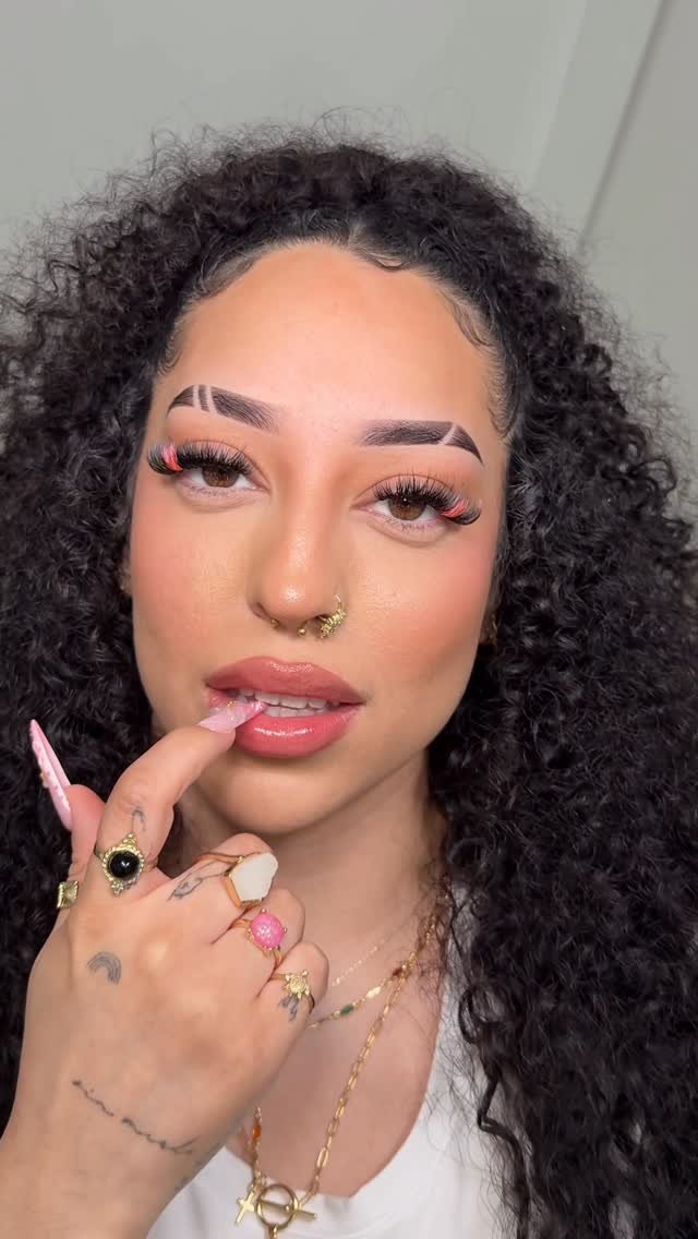 browsbyzulema 게시물 이미지: Who want a shnnnack ?🍭🤪 These brow slits were...